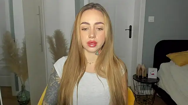 sexyCoralie online show from April 2026 07:04:01 AM