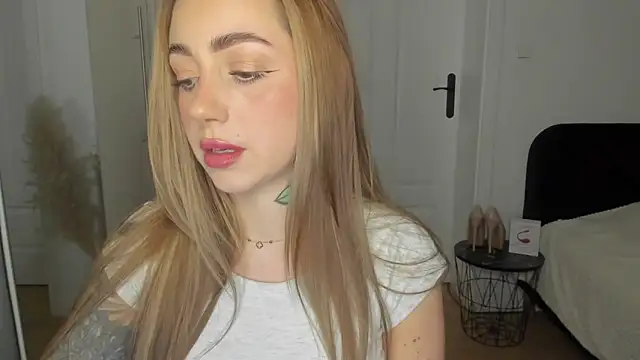 sexyCoralie online show from February 2026 02:47:02 PM