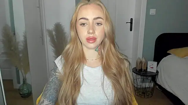 sexyCoralie online show from April 2026 06:53:01 AM