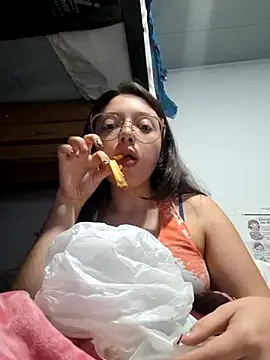 Snapshot of linda-schmidt chatting on June 2026 02:19:02 AM linda-schmidt online show from June 2026 02:19:02 AM