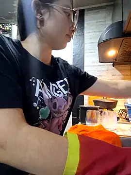 linda-schmidt online show from December 2025 01:21:02 AM