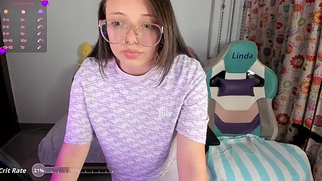 Snapshot of linda-schmidt chatting on June 2026 03:55:01 AM linda-schmidt online show from June 2026 03:55:01 AM