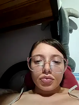 Snapshot of linda-schmidt chatting on July 2026 02:29:02 AM linda-schmidt online show from July 2026 02:29:02 AM