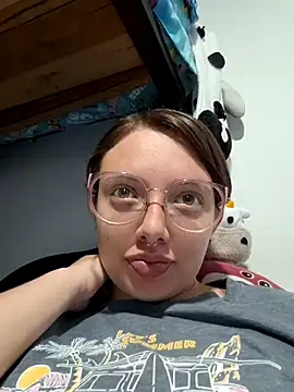 Snapshot of linda-schmidt chatting on March 2025 09:51:01 PM linda-schmidt online show from March 2025 09:51:01 PM