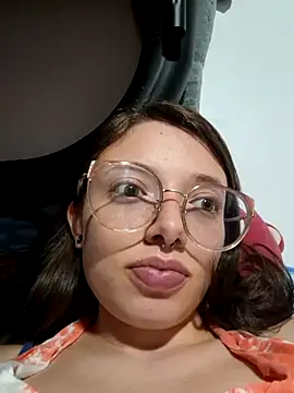 Snapshot of linda-schmidt chatting on June 2026 04:12:02 AM linda-schmidt online show from June 2026 04:12:02 AM