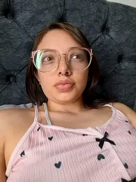 Snapshot of linda-schmidt chatting on July 2026 02:56:01 PM linda-schmidt online show from July 2026 02:56:01 PM