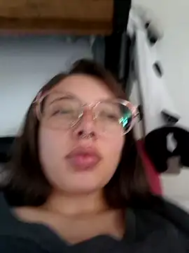 Snapshot of linda-schmidt chatting on October 2025 08:22:02 PM linda-schmidt online show from October 2025 08:22:02 PM