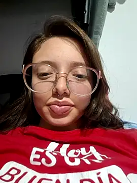 Snapshot of linda-schmidt chatting on June 2026 12:30:02 AM linda-schmidt online show from June 2026 12:30:02 AM
