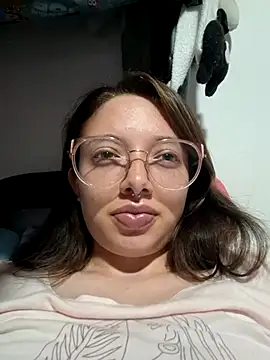 Snapshot of linda-schmidt chatting on March 2025 05:07:01 AM linda-schmidt online show from March 2025 05:07:01 AM