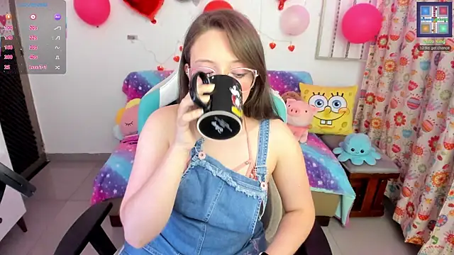 Snapshot of linda-schmidt chatting on March 2025 01:37:02 AM linda-schmidt online show from March 2025 01:37:02 AM