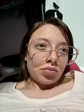 Snapshot of linda-schmidt chatting on March 2025 02:59:01 AM linda-schmidt online show from March 2025 02:59:01 AM