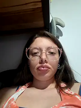 Snapshot of linda-schmidt chatting on June 2026 02:24:02 AM linda-schmidt online show from June 2026 02:24:02 AM