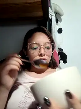 Snapshot of linda-schmidt chatting on October 2025 10:54:02 PM linda-schmidt online show from October 2025 10:54:02 PM