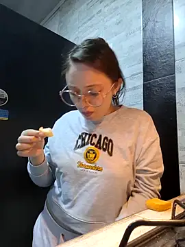 linda-schmidt online show from April 2026 01:57:01 AM