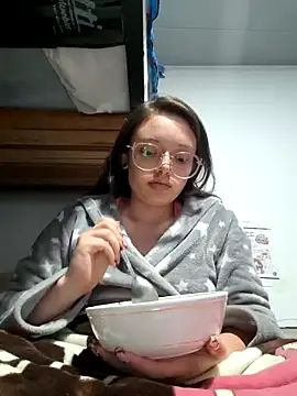 Snapshot of linda-schmidt chatting on June 2026 12:44:02 AM linda-schmidt online show from June 2026 12:44:02 AM