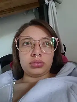 Snapshot of linda-schmidt chatting on September 2025 08:37:02 PM linda-schmidt online show from September 2025 08:37:02 PM