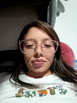 Snapshot of linda-schmidt chatting on June 2026 03:37:02 AM linda-schmidt online show from June 2026 03:37:02 AM