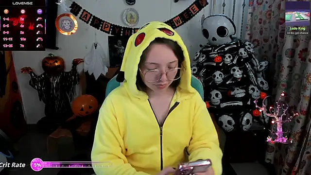 Snapshot of linda-schmidt chatting on October 2025 03:08:01 AM linda-schmidt online show from October 2025 03:08:01 AM