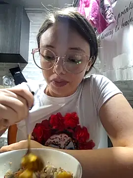 Snapshot of linda-schmidt chatting on October 2025 10:09:01 PM linda-schmidt online show from October 2025 10:09:01 PM
