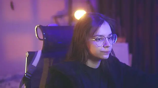 alyssa sweet online show from December 2025 06:06:01 AM