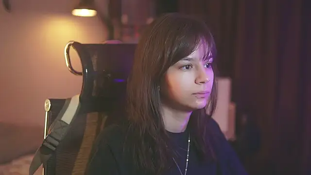 alyssa sweet online show from November 2025 05:00:02 AM