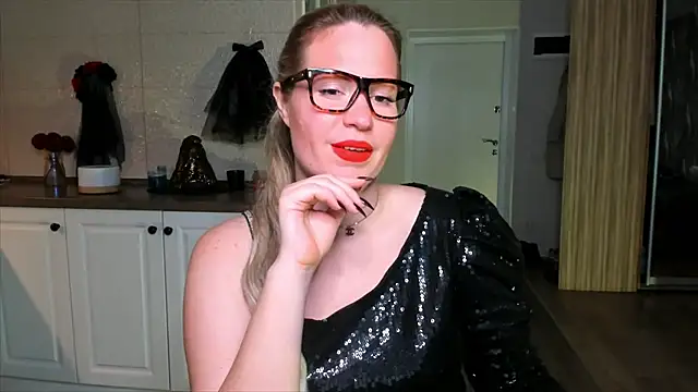 HotTiffani online show from October 2025 12:27:01 PM