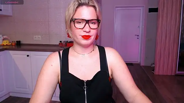 HotTiffani online show from September 2025 09:38:01 AM