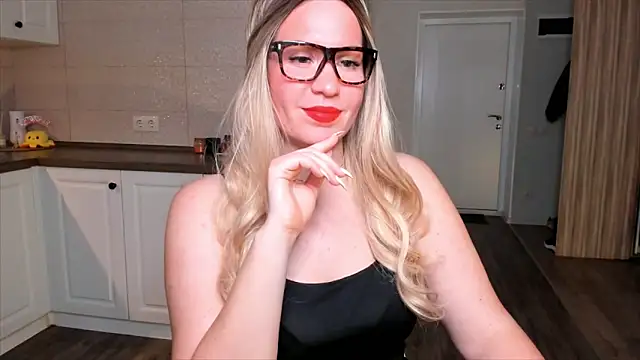 HotTiffani online show from October 2025 01:12:02 PM