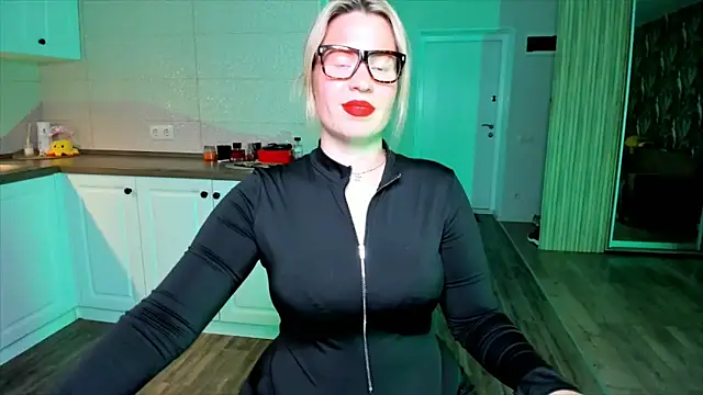 HotTiffani online show from September 2025 04:13:02 PM