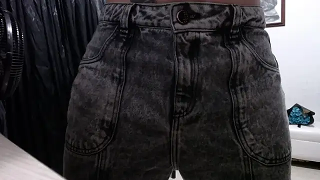 Snapshot of venuz_mendoza20 chatting on February 2026 01:40:01 PM venuz mendoza20 online show from February 2026 01:40:01 PM