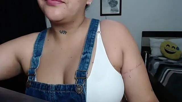 Snapshot of venuz_mendoza20 chatting on February 2026 01:11:01 PM venuz mendoza20 online show from February 2026 01:11:01 PM