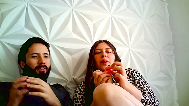 jerryandjessica online show from November 2025 10:02:02 PM