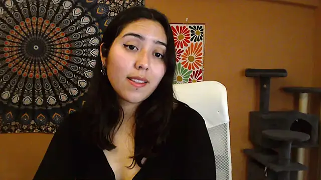 Snapshot of IntimateTales chatting on March 2025 05:07:02 PM IntimateTales online show from March 2025 05:07:02 PM