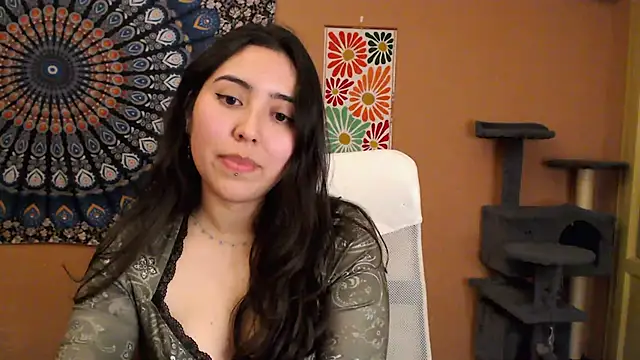 Snapshot of IntimateTales chatting on January 2025 07:06:01 PM IntimateTales online show from January 2025 07:06:01 PM