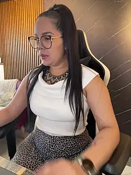 KellyBrooklyn  online show from April 2026 03:27:01 PM
