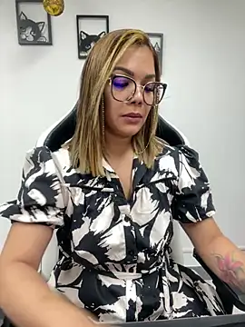 Snapshot of KellyBrooklyn_ chatting on December 2024 12:12:01 PM KellyBrooklyn online show from December 2024 12:12:01 PM