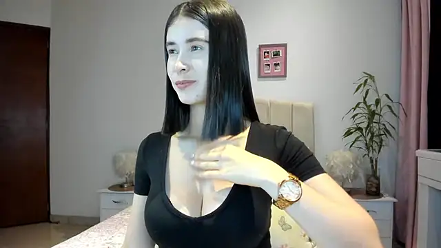 Snapshot of macarena_vallejo chatting on April 2026 02:18:02 AM macarena vallejo online show from April 2026 02:18:02 AM