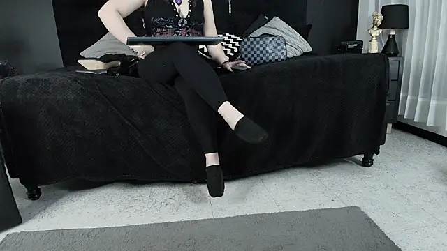  Jade 16 online show from October 2025 11:52:02 AM