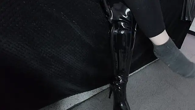  Jade 16 online show from November 2025 11:48:01 AM