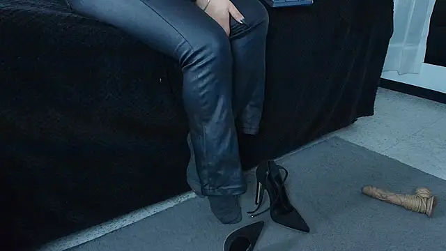  Jade 16 online show from November 2025 11:47:01 AM