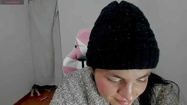 Snapshot of Anal_Milky_Momma chatting on March 2025 10:21:02 PM Anal Milky Momma online show from March 2025 10:21:02 PM