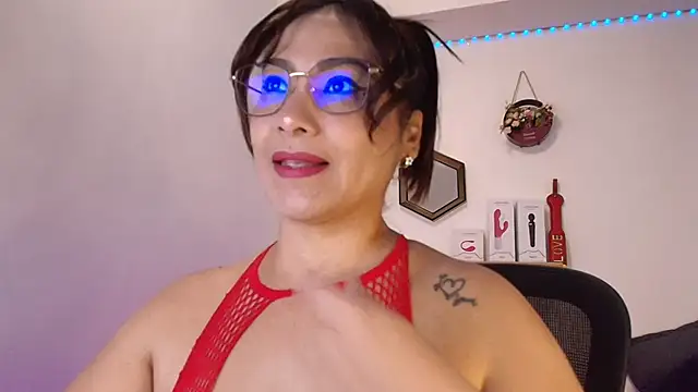 JuliRamirez online show from March 2025 02:21:02 PM