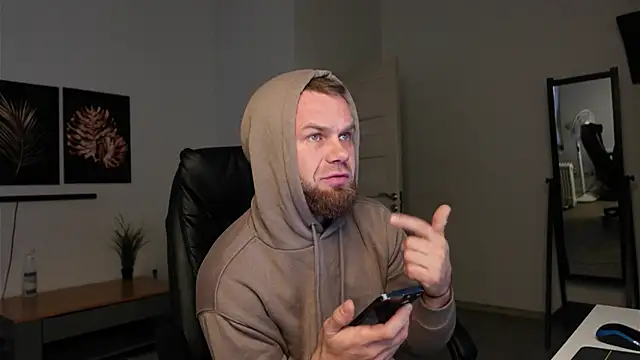 Tommy Burnz online show from December 2025 08:17:01 AM