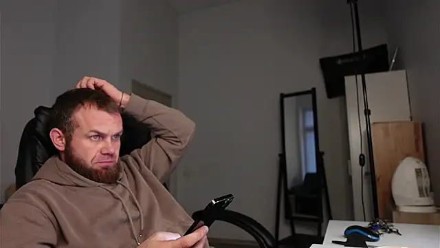 Tommy Burnz online show from December 2025 01:05:02 PM