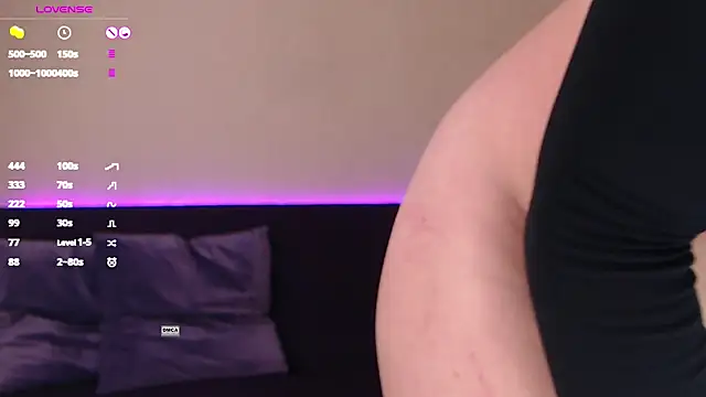 anna chatstrip online show from November 2025 12:20:01 PM