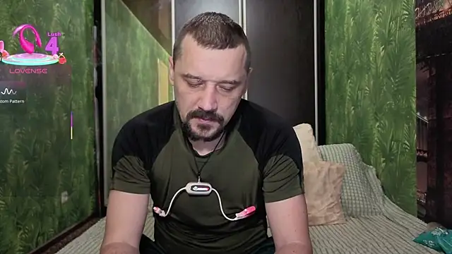 Snapshot of DanielOhCool chatting on October 2025 07:09:01 AM DanielOhCool online show from October 2025 07:09:01 AM