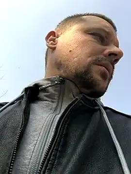 Snapshot of DanielOhCool chatting on March 2025 11:12:02 AM DanielOhCool online show from March 2025 11:12:02 AM