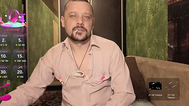 Snapshot of DanielOhCool chatting on November 2025 05:11:02 AM DanielOhCool online show from November 2025 05:11:02 AM