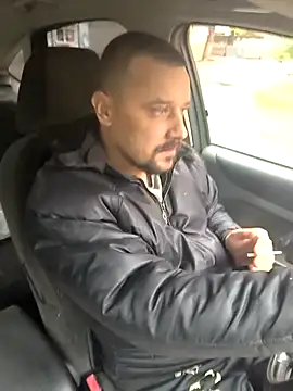 Snapshot of DanielOhCool chatting on October 2025 11:23:01 AM DanielOhCool online show from October 2025 11:23:01 AM