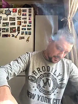 Snapshot of DanielOhCool chatting on September 2025 08:15:01 AM DanielOhCool online show from September 2025 08:15:01 AM